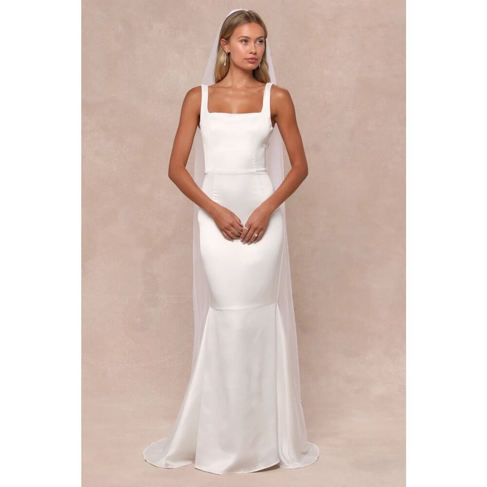Lulu's White Square-Neck Sheath Bridal Gown